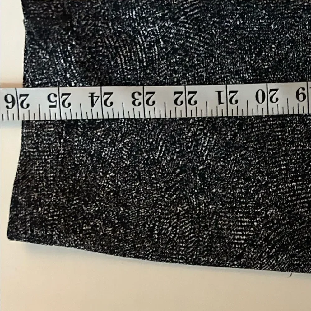 Lululemon Black White Print On The Fly Pant Drawstring Waist Jacquard Size 4